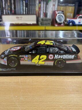 Jamie McMurray Texaco Dodge 1/24 NASCAR Diecast Autographed NO COA